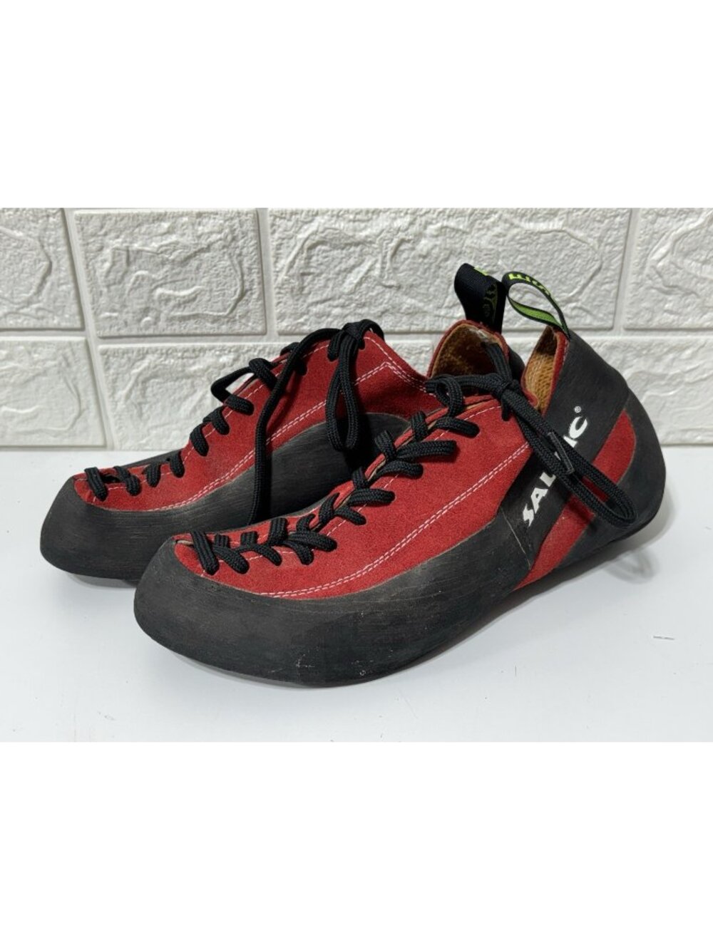 SALTIC Climbing Shoes Made in Czech Republic - RED size 8.5 / 42 Euro
